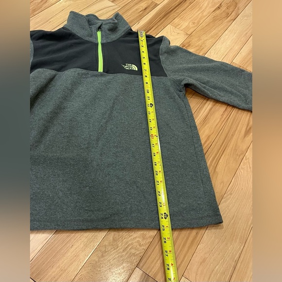 The North Face Grey Long Sleeve Half Zip Fleece Pullover - Boy’s Size XL (18/20) - Picture 5 of 7